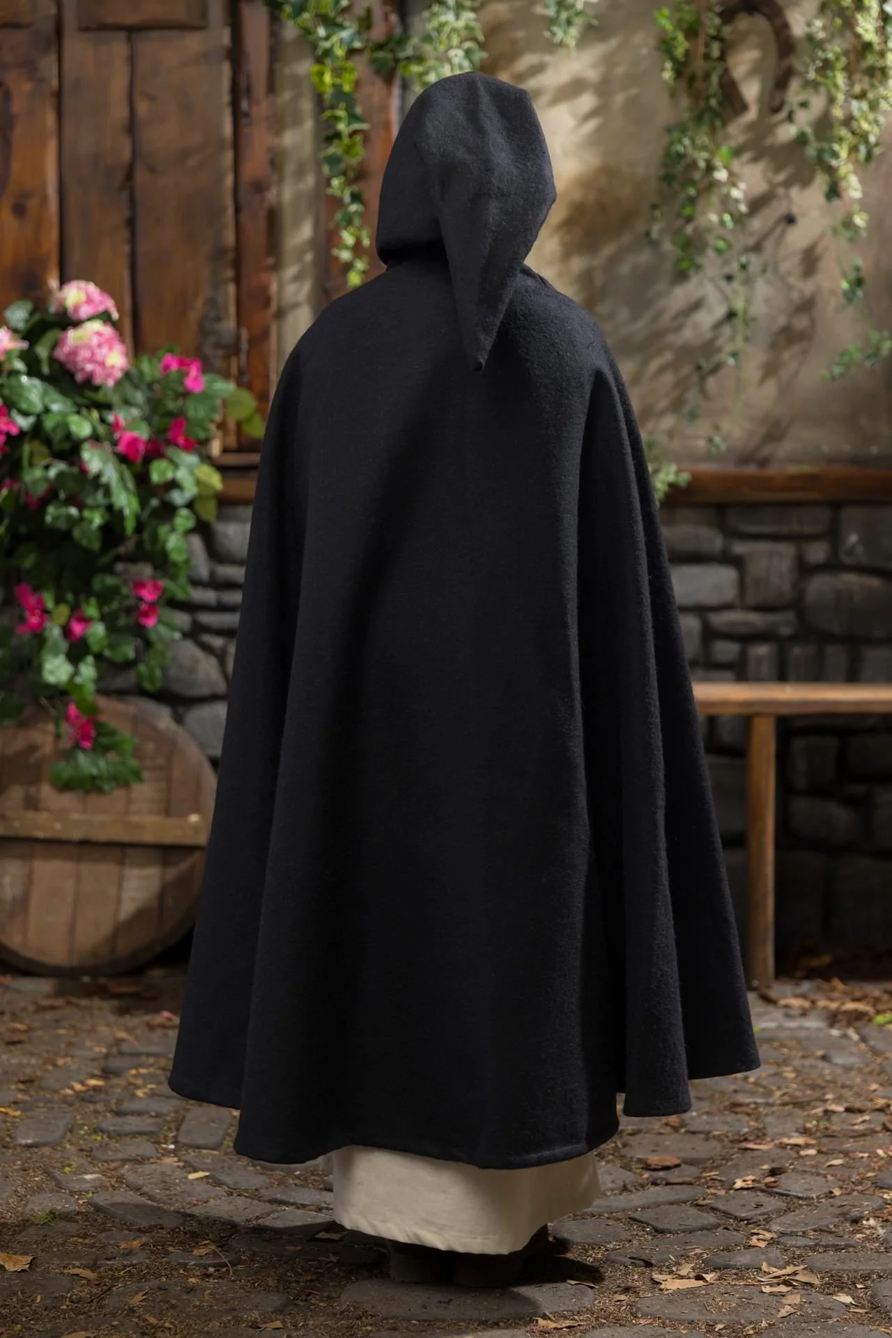 Children's Cape Leanaa Black - Image 3