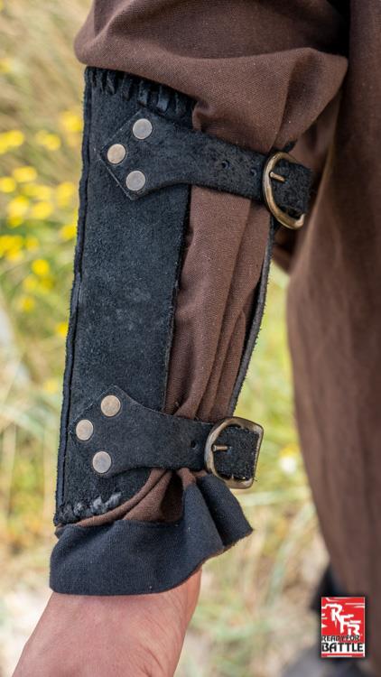 Ready for Battle Bracers Veteran Black - Image 4